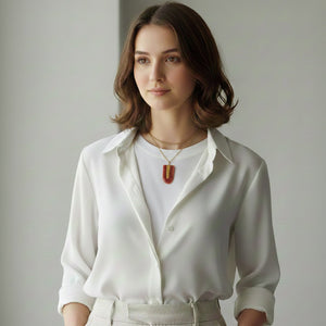 collar artesanal, collar largo, collar rojo, collar colgante, collar hecho a mano, collar de piel, collar statement, collar original, collar para regalar, joyería artesanal, collar único, latón, Algo de Olga.