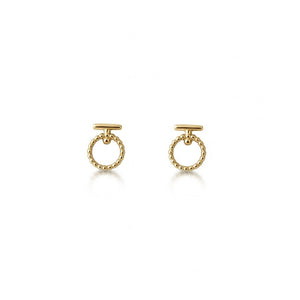Pendientes Chia de acero inoxidable con baño de oro en dorado, ligeros y cómodos, sobre fondo blanco. Joyería artesanal española Algo de Olga.