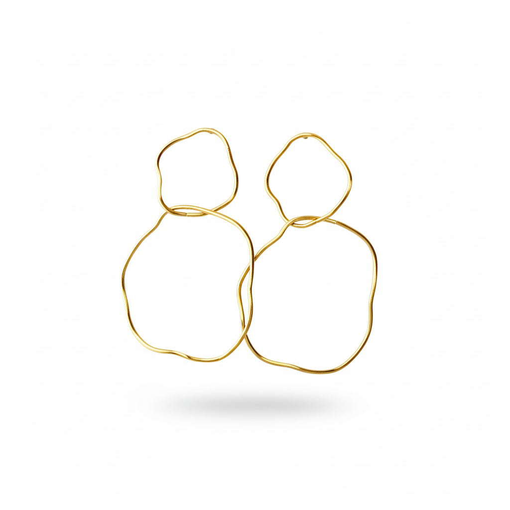 Pendientes Salma aros orgánicos dorados acero baño de oro grandes ligeros joyería minimalista algodeolga