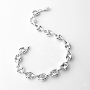 Pulsera de calabrotes en Plata de ley 925. Es una joya actual y moderna que gusta mucho.