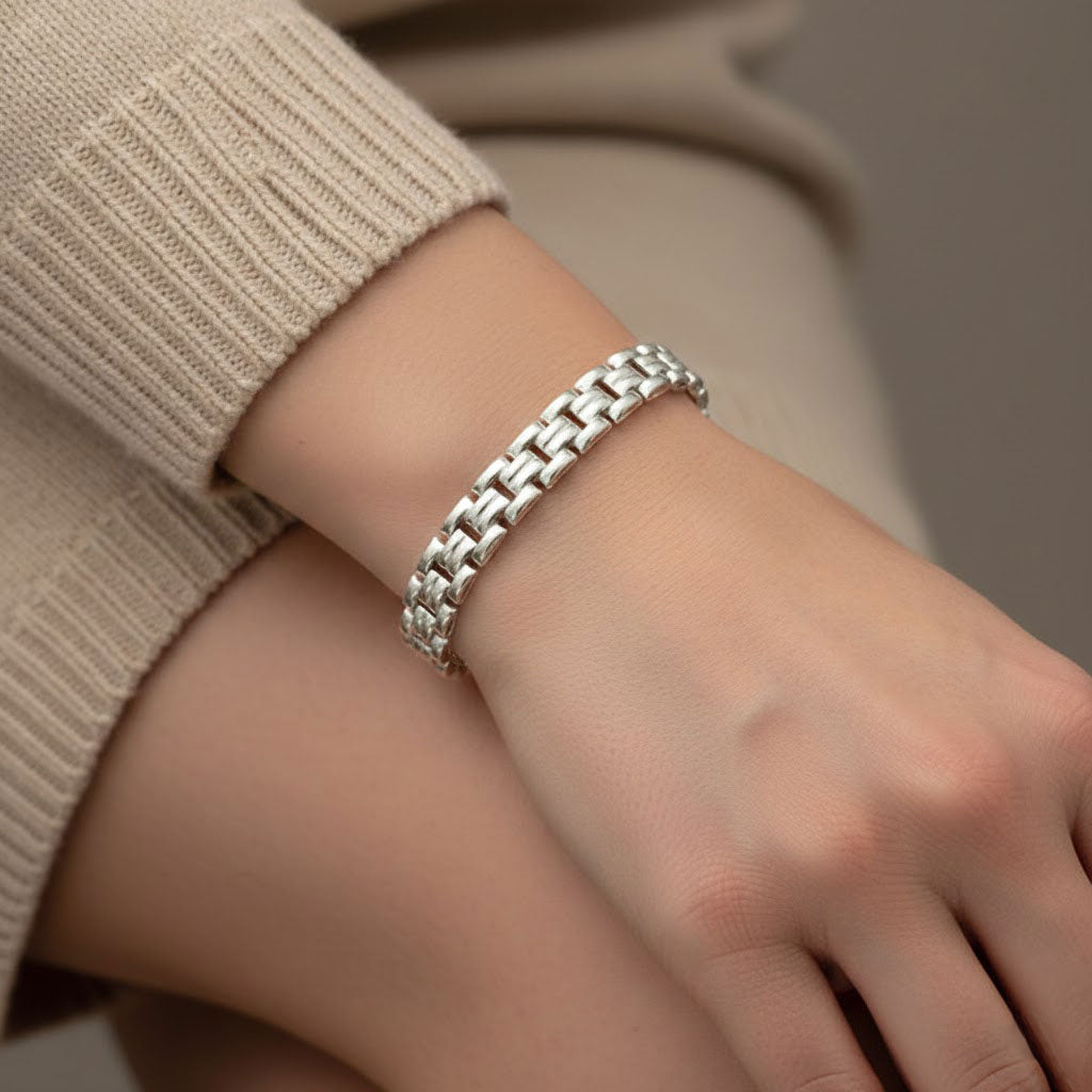 Pulsera plata de ley encadenada Ideal para todos los días o para ocasiones especiales. Algo de Olga tiene joyas actuales y modernas, tiene la más rabiosa actualidad.