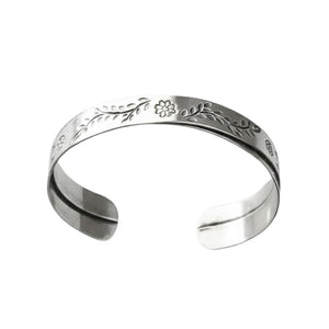 Brazalete de plata de ley 925 con grabados florales artesanales
